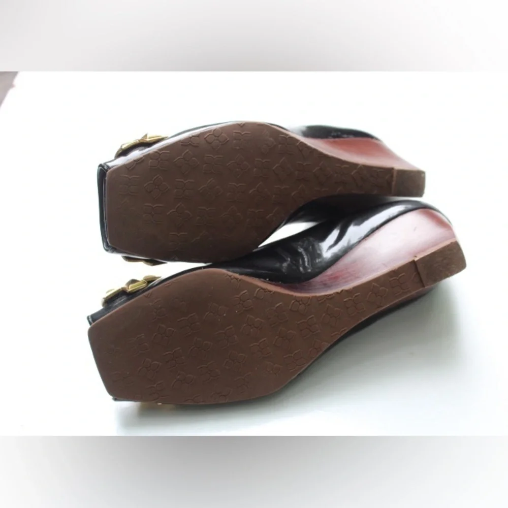 BCBGMaxAzria peep toe wedges